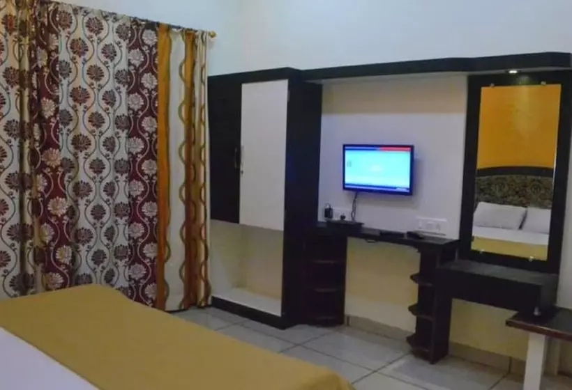 ホテル Krishna Valley Villa