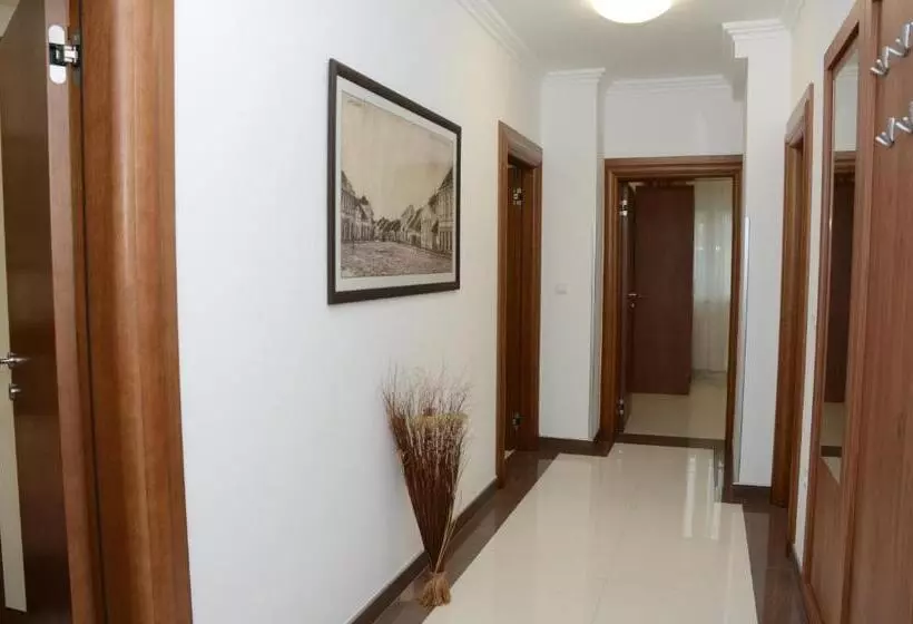 Lux Apartmani Vesna 2