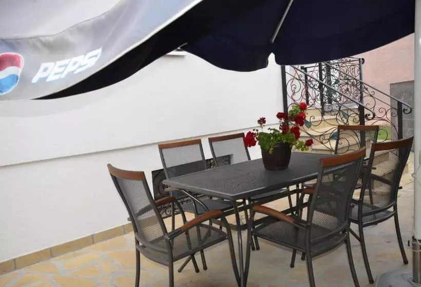Lux Apartmani Vesna 2