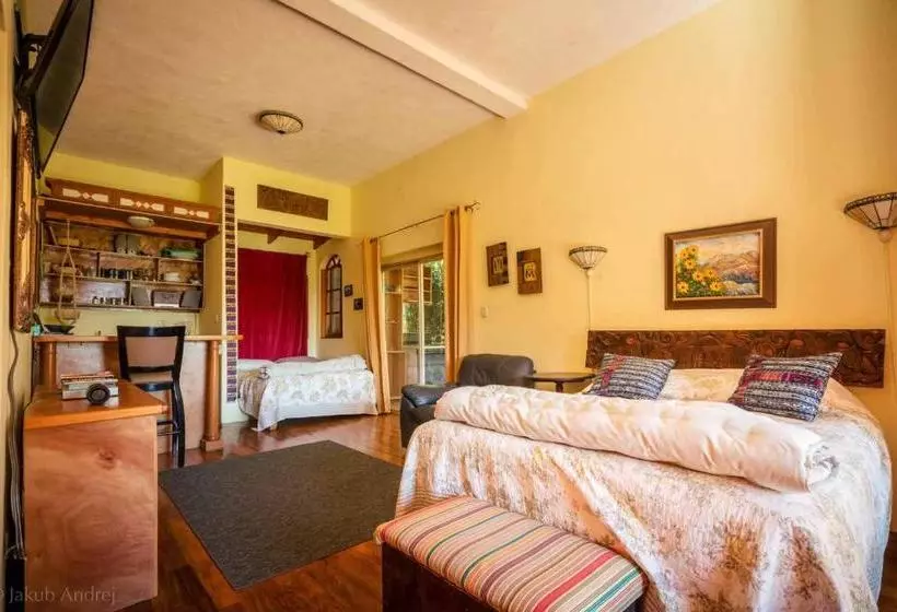 پانسیون Lake Front Suite At Los Elementos