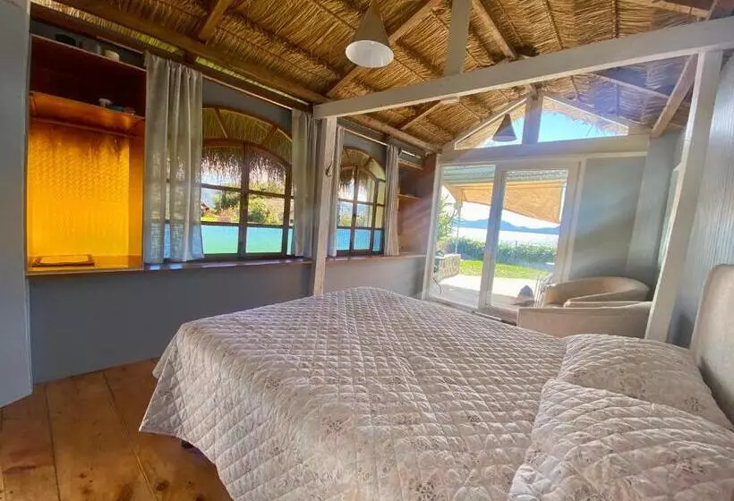 پانسیون Lake Front Suite At Los Elementos