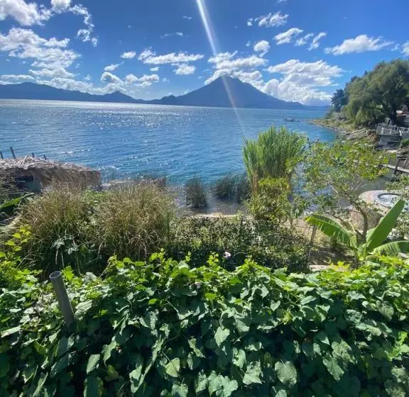 پانسیون Lake Front Suite At Los Elementos