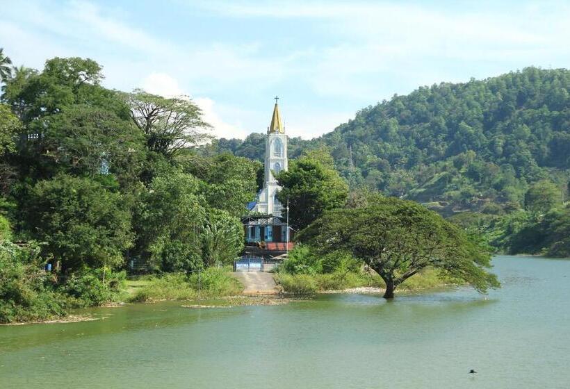 پانسیون Mahaweli Shades