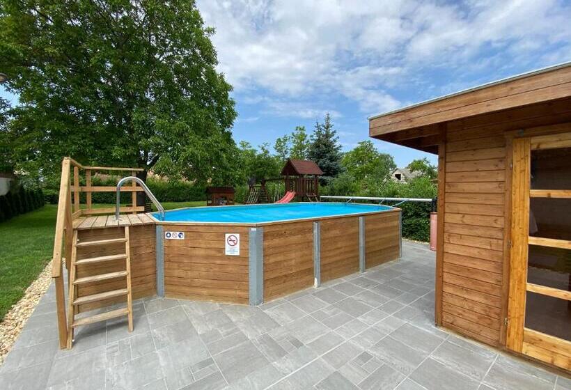 Пансион Riviéra Apartmanok