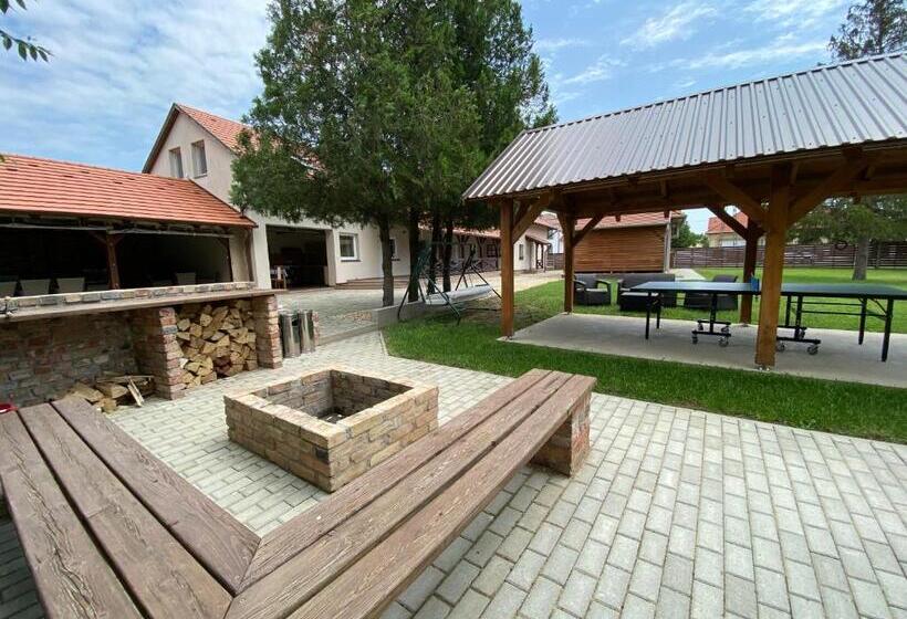 Пансион Riviéra Apartmanok