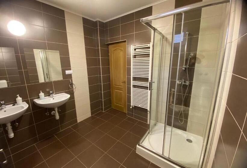 Пансион Riviéra Apartmanok