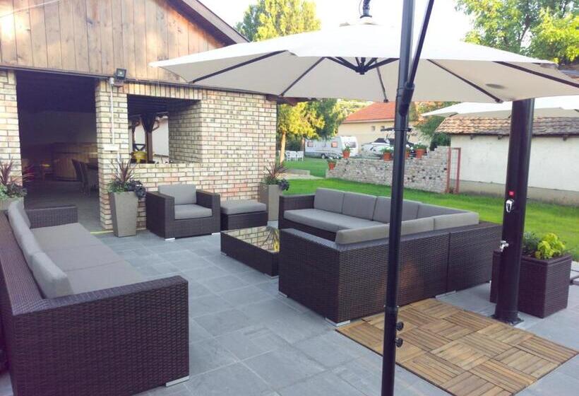 Пансион Riviéra Apartmanok