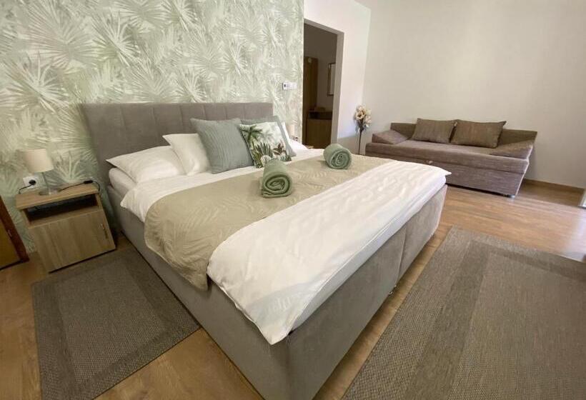 Пансион Riviéra Apartmanok