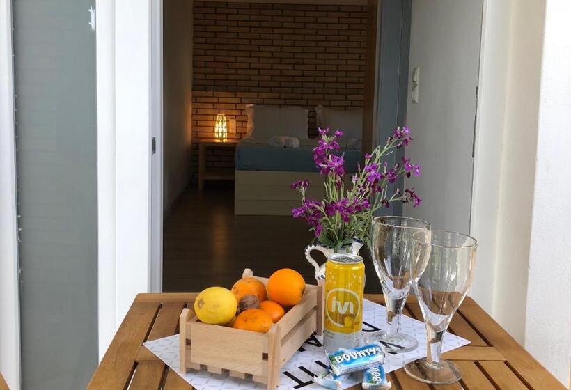 ペンション Tzavelitiko Home