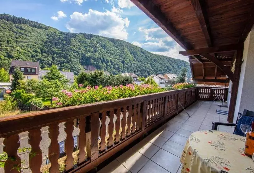 Majatalo Ferienhaus Anne Und Weingut Willi Fett