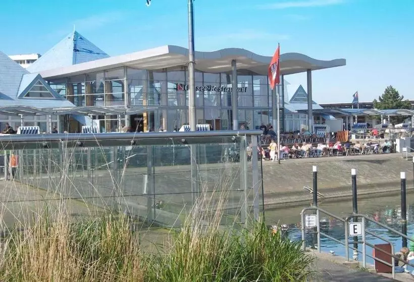 Lomakeskus Zeltdachhaus Mit Tv Im Schlafzimme