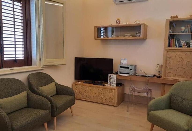 Отель Albergo Bouganville