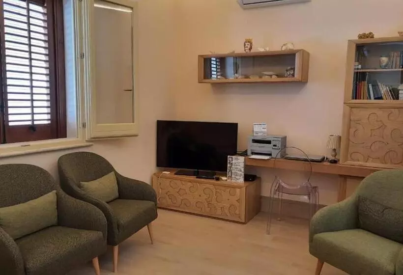 Hotelli Albergo Bouganville