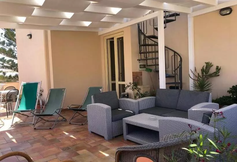 Hotelli Albergo Bouganville