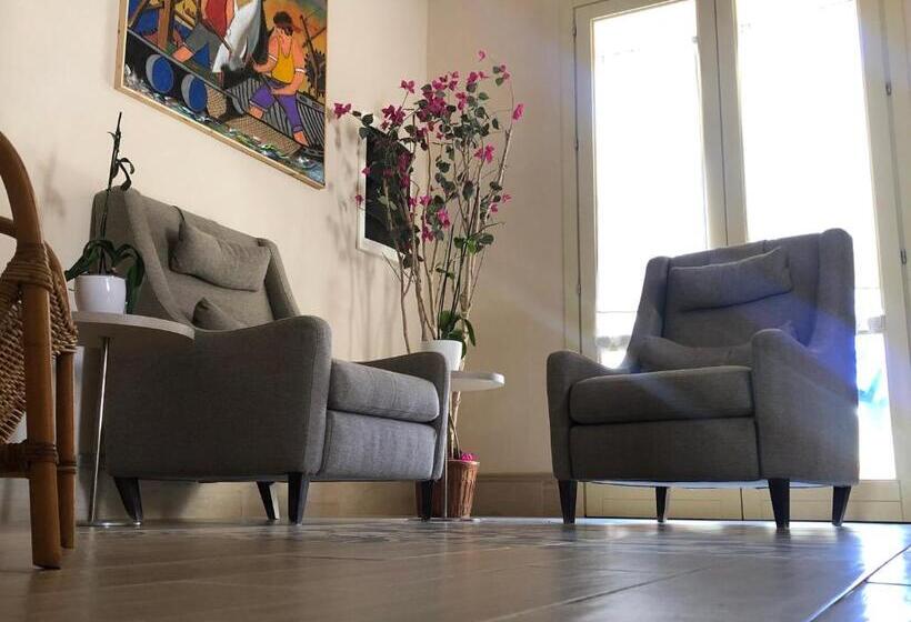 Отель Albergo Bouganville