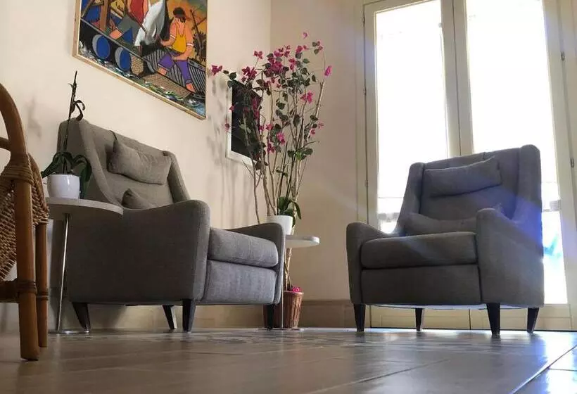 Hotelli Albergo Bouganville