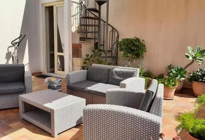 Hotelli Albergo Bouganville