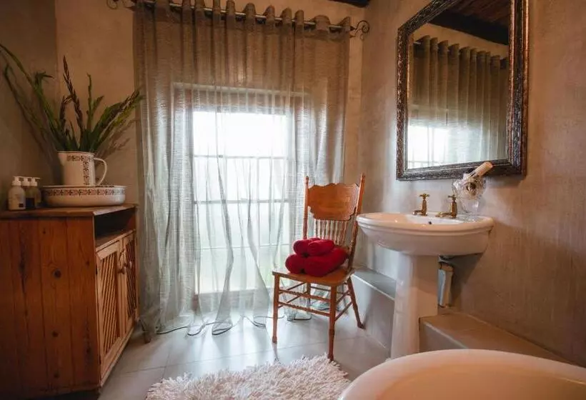 پانسیون Cypress Cottage Guest House