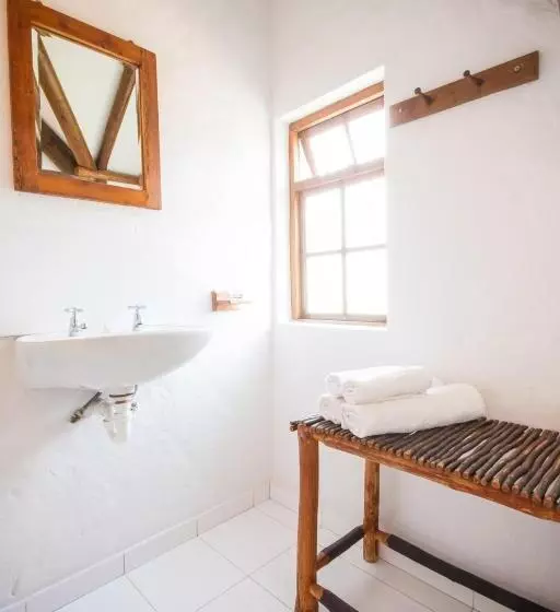 پانسیون Cypress Cottage Guest House