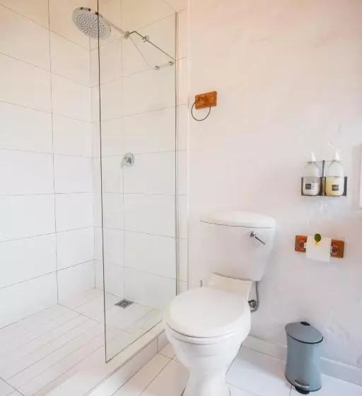 پانسیون Cypress Cottage Guest House