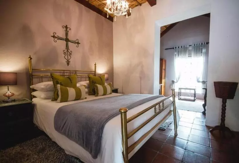 پانسیون Cypress Cottage Guest House