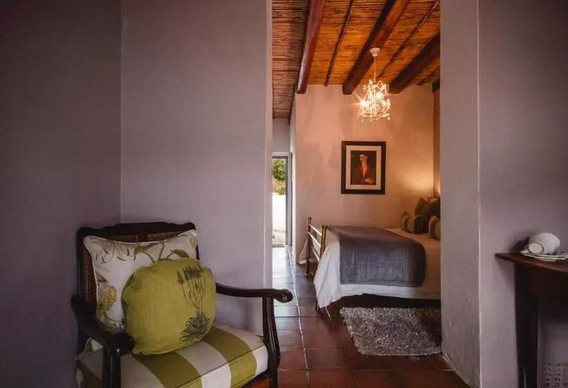 پانسیون Cypress Cottage Guest House