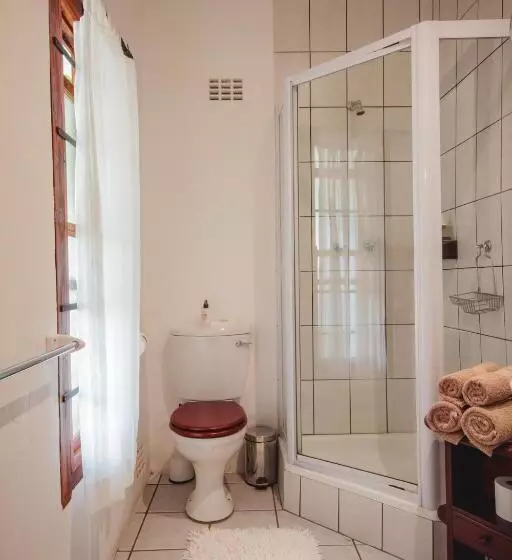 پانسیون Cypress Cottage Guest House