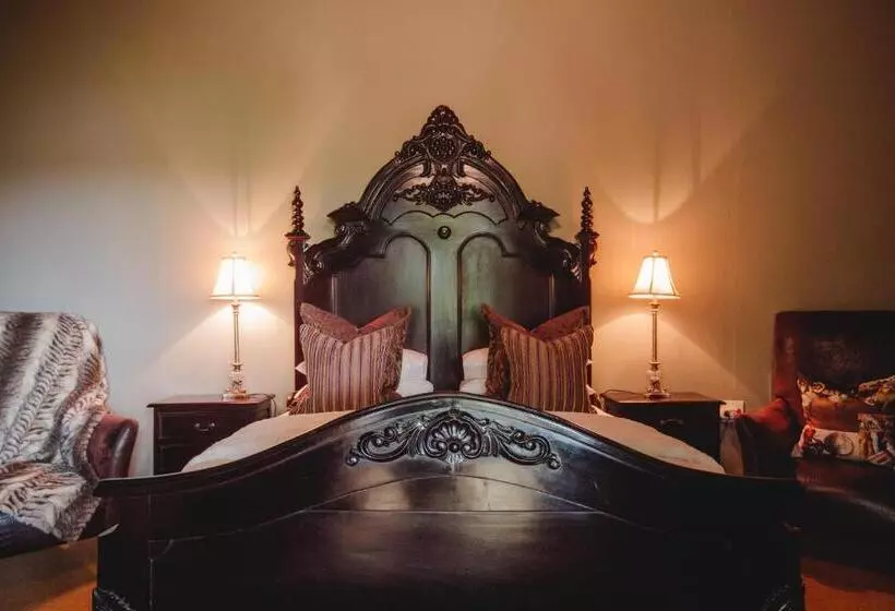 پانسیون Cypress Cottage Guest House