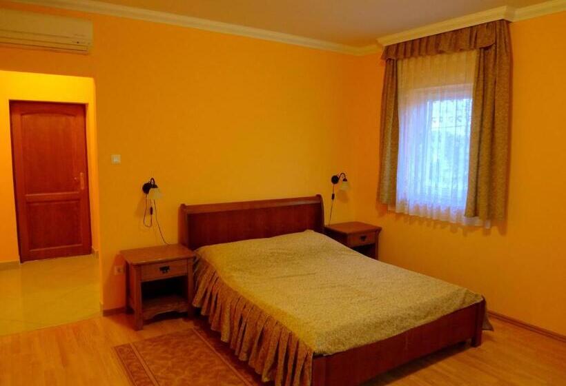 بنسيون Horváth Vendégház