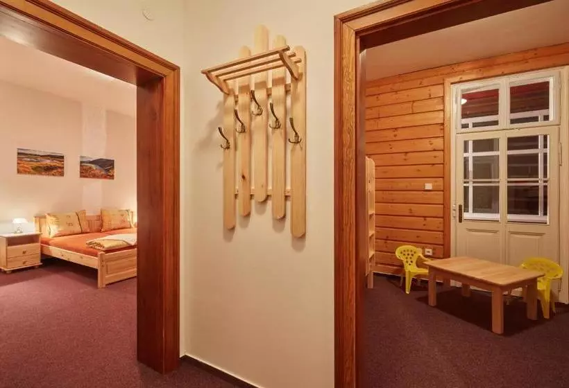 Majatalo Penzion Flora