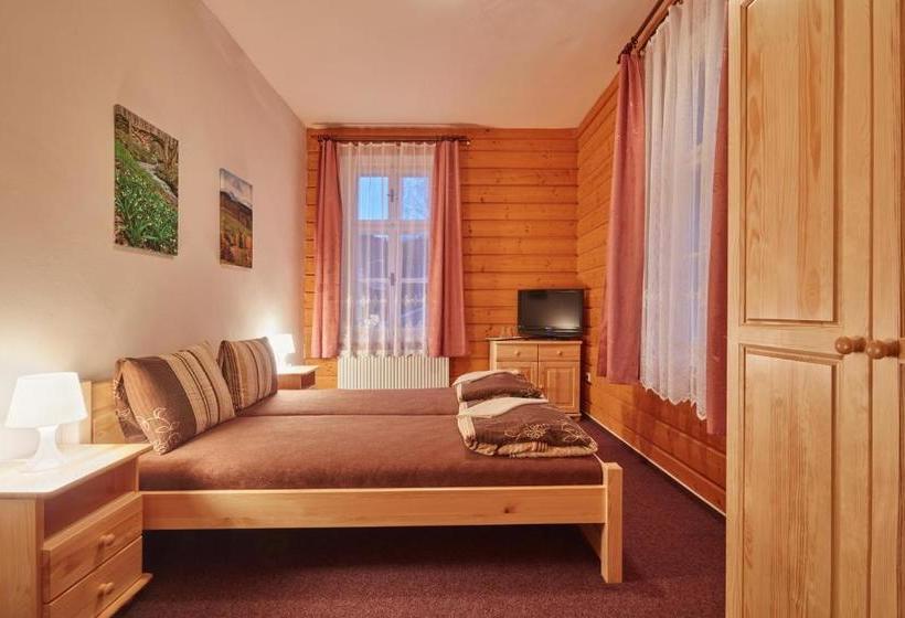 Majatalo Penzion Flora