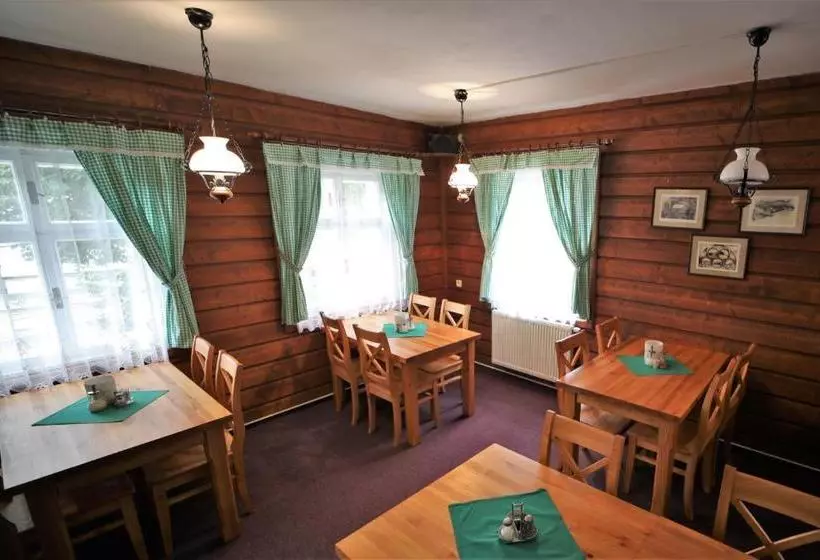 Majatalo Penzion Flora