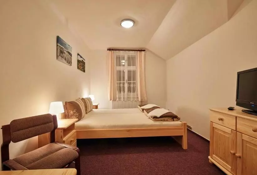 Majatalo Penzion Flora