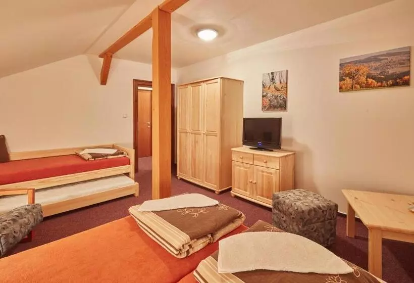 Majatalo Penzion Flora