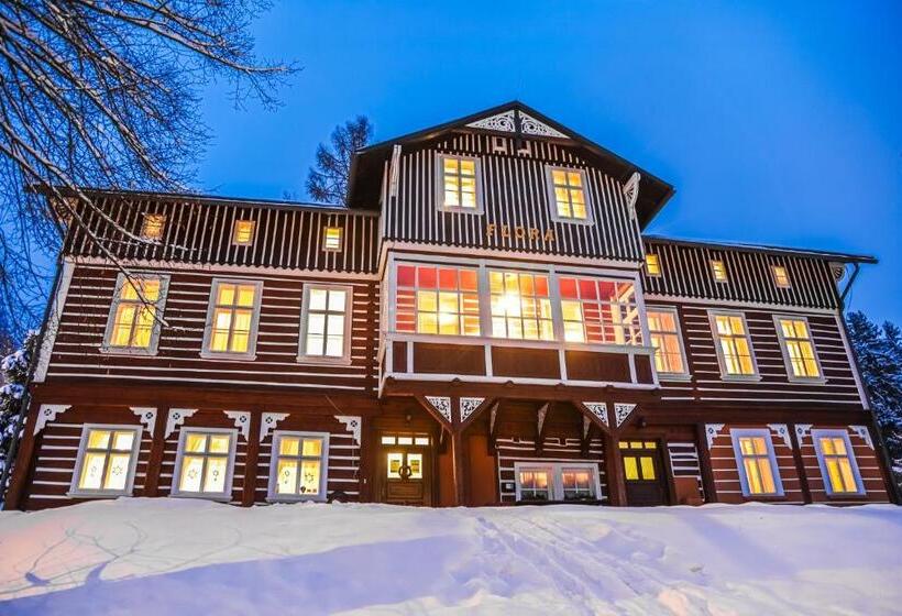 Majatalo Penzion Flora