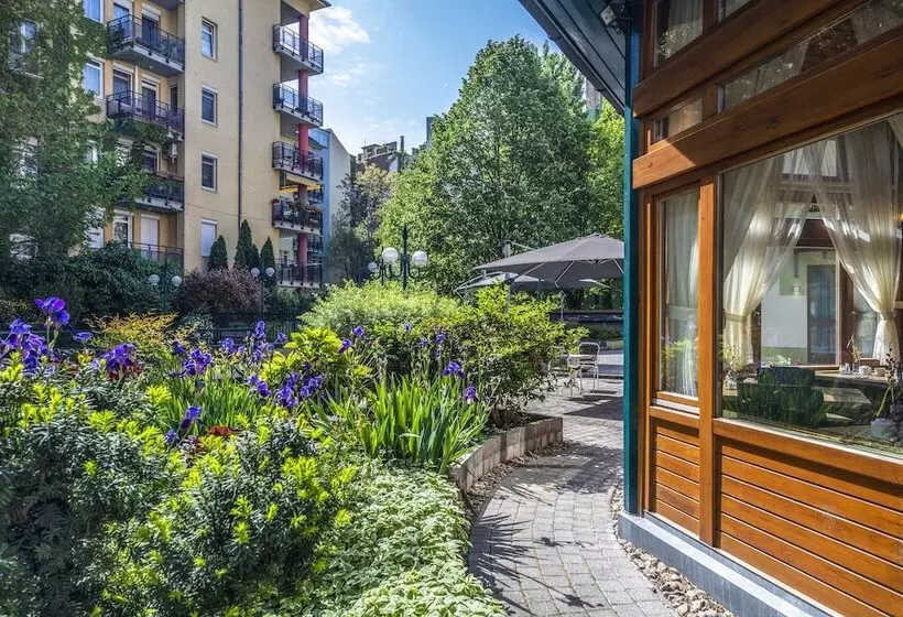 Corvin Hotel Budapest Corvin Wing