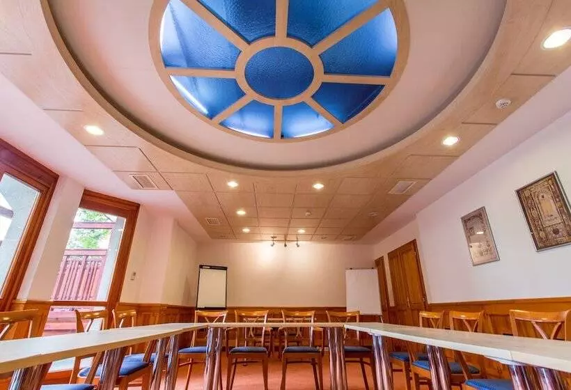 Corvin Hotel Budapest Corvin Wing