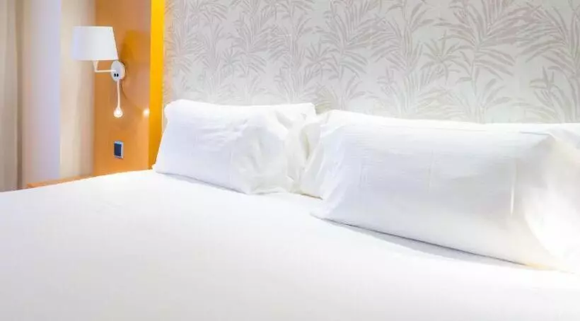 Отель Abba Rambla