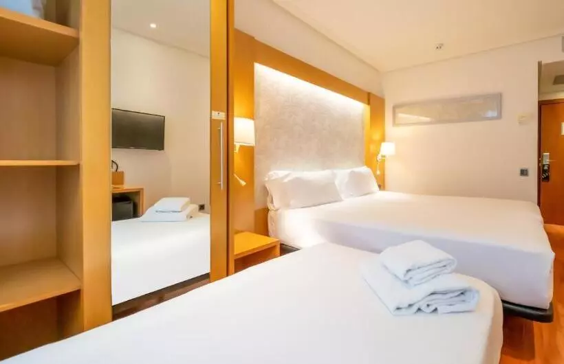 Отель Abba Rambla