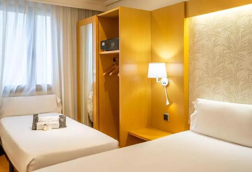 Отель Abba Rambla