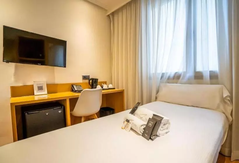 Отель Abba Rambla