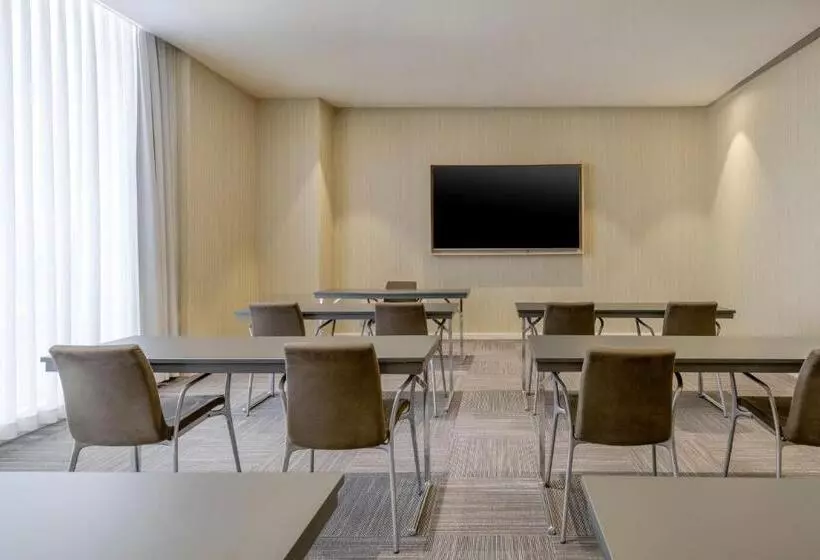 Ac Hotel Valencia By Marriott