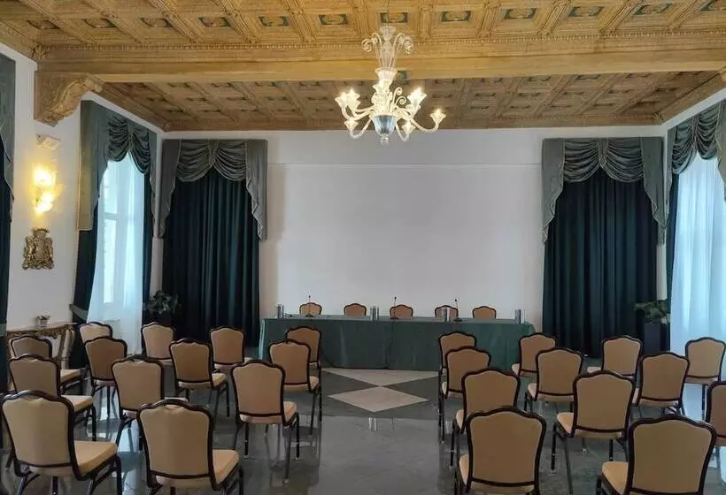 ホテル Araba Fenice