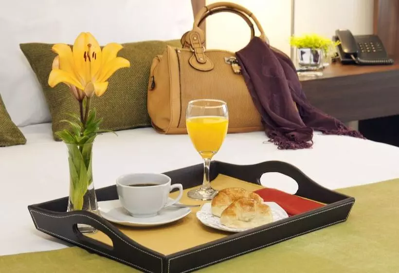 ホテル Bahia Redonda