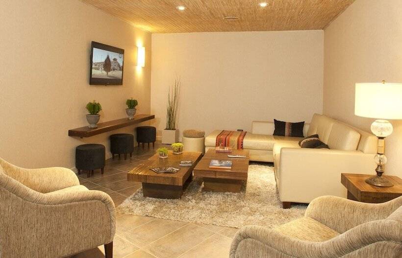 هتل Bahia Redonda