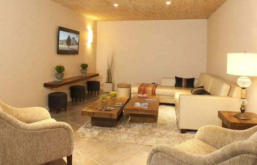 ホテル Bahia Redonda