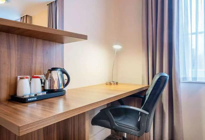 Отель King S Cross Express Inn