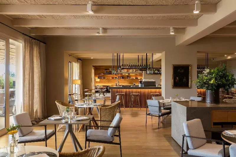 호텔 Peralada Wine Spa & Golf