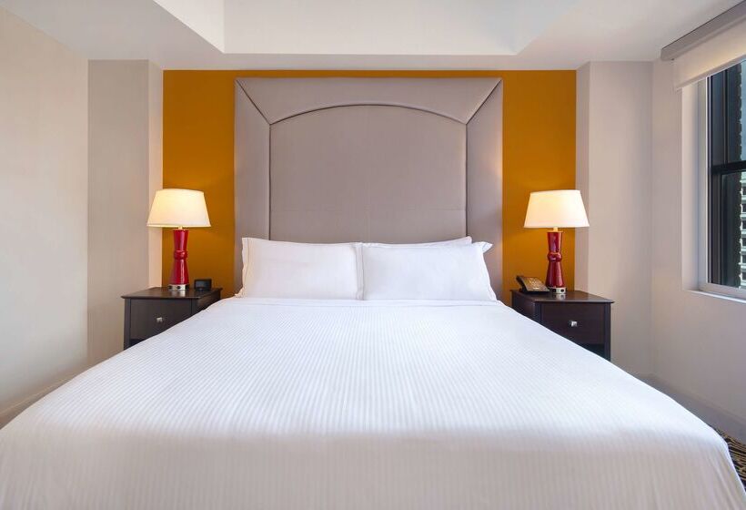 هتل The Sam Houston Curio Collection By Hilton