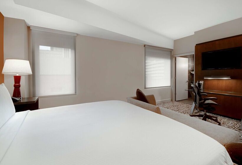 هتل The Sam Houston Curio Collection By Hilton